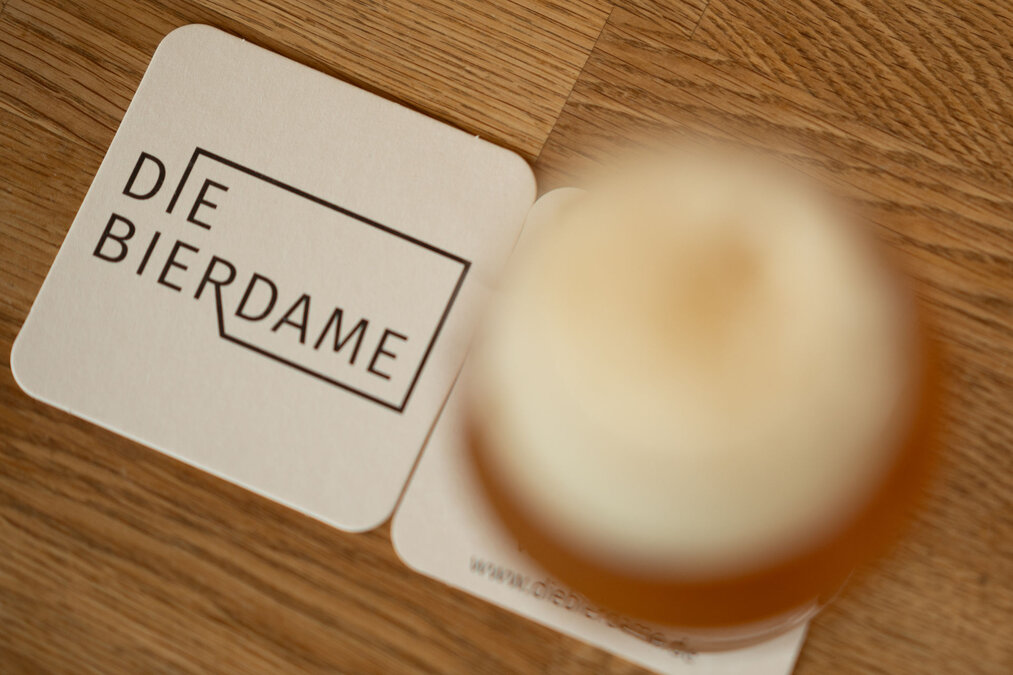 Biertasting im Kleinen Café - Verena Ahmann - Die Bierdame Biertasting im Kleinen Café